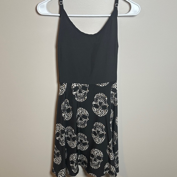 ROMWE Dresses & Skirts - ROMWE Black and White Skull Print Mini Dress